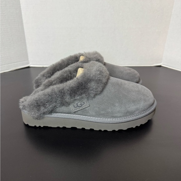 UGG Shoes - Women’s UGG cluggette slipper